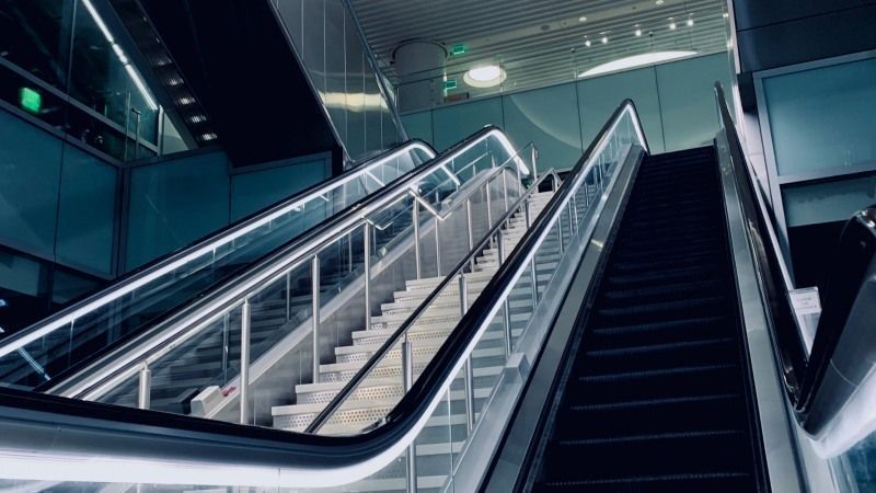 balustrade escalator